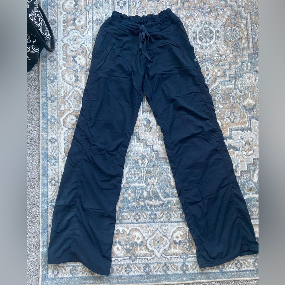 Lululemon Navy Wide-Leg Pants- size 6- long inseam!